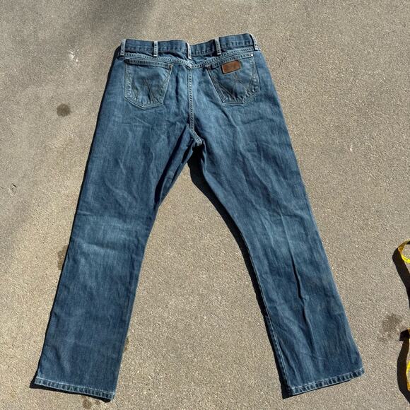 Wrangler Retro Relaxed Boot Cut Blue Jeans Cowboy Western 10WRT20RT Size 38x34 - Picture 2 of 7